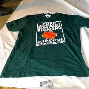 DARKSIDE SNOWBOARDS BNWOT DEEP GREEN COLOR TEE